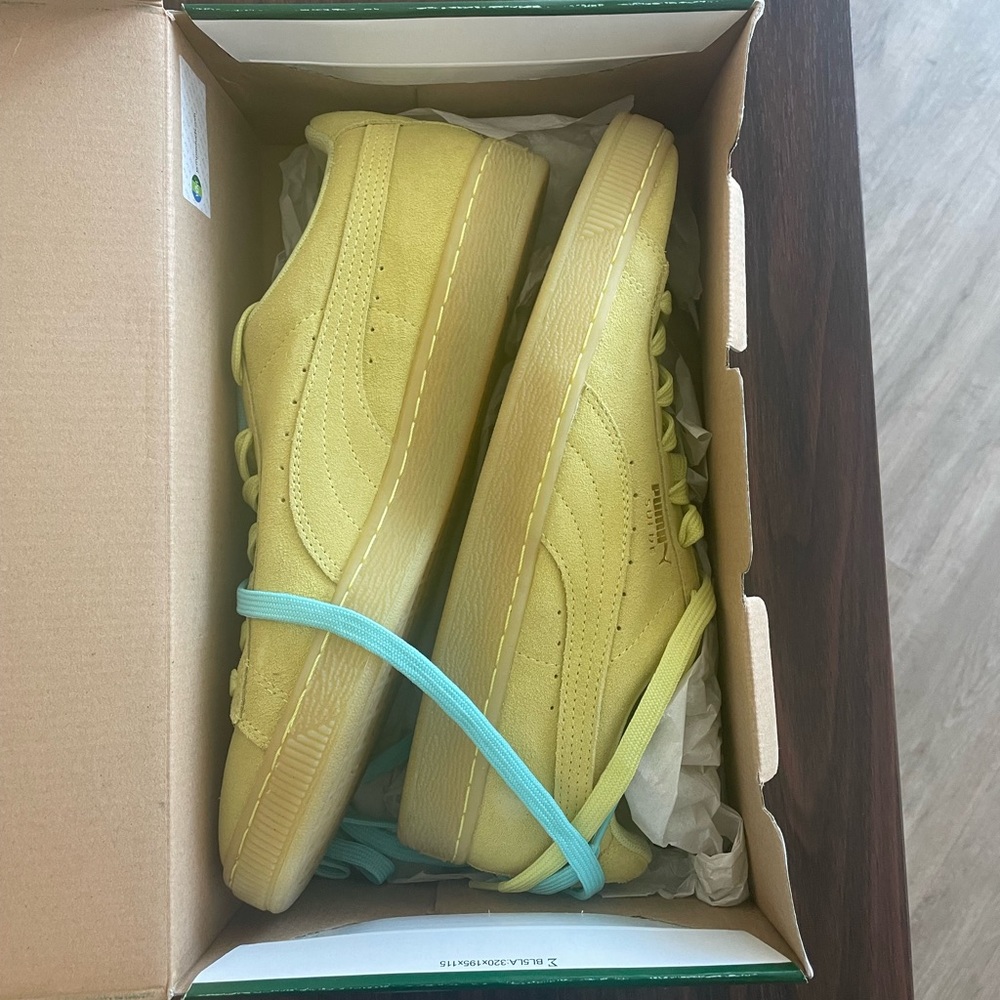 Women’s Neon Yellow Sneakers